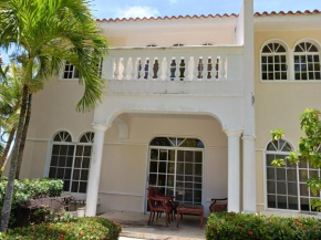 Ambar, Cocotal Golf and Country Club